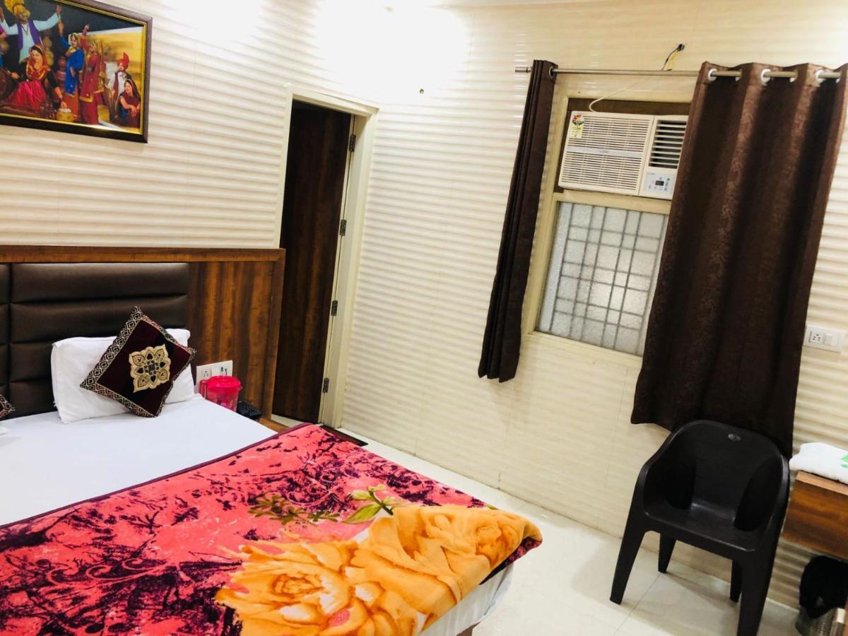 אמריצר Jasneet Homestay מראה חיצוני תמונה